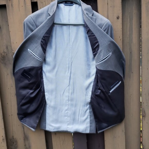 Tommy Hilfiger 100% Wool Suit, light grey, 40R - Picture 6 of 14